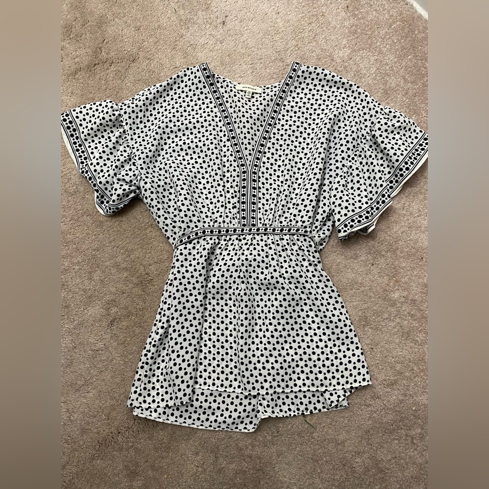 Black and white polka dot work shirt, flowy short sleeves, V-neck, Size XS